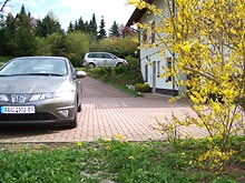 Ferienwohnung mit PKW-Stellplatz / Parkplatz im Hof